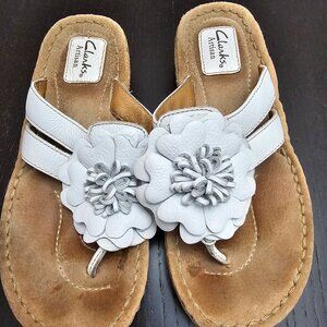 Clarks White Flower Sandals 7.5 M Good Condition!
